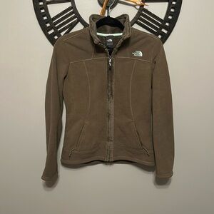 🌲 The North Face fleece jacket
